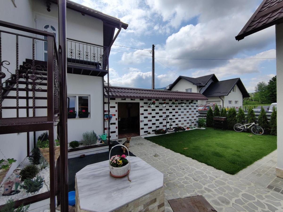 Hotel Vizuina Lupului Gura Humorului Zewnętrze zdjęcie